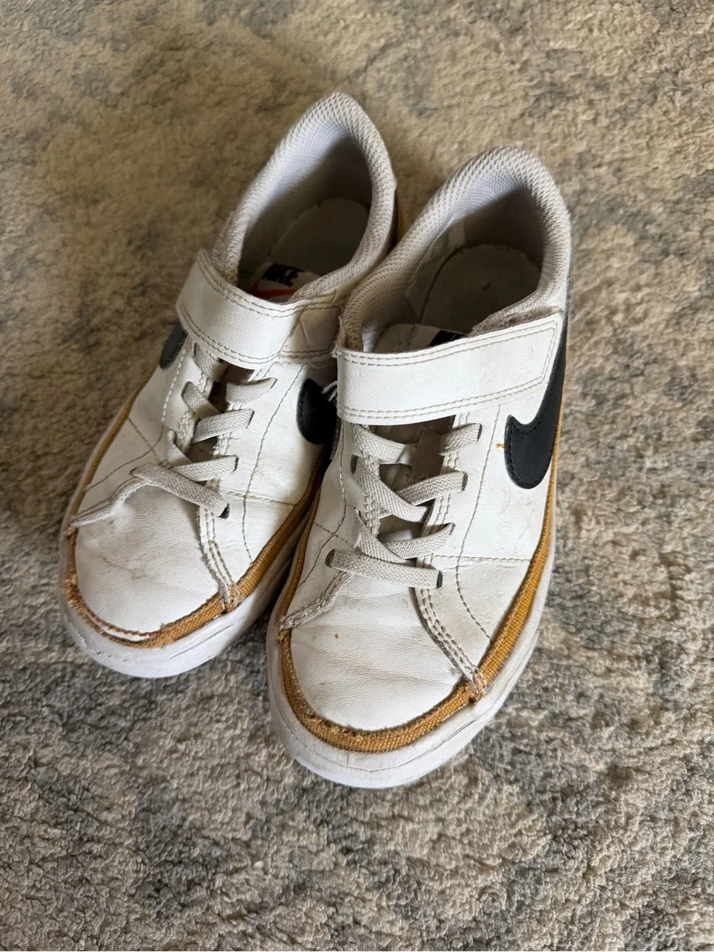 Nike court borough Kids White and Black Low-Top Sneakers with Gold Trim